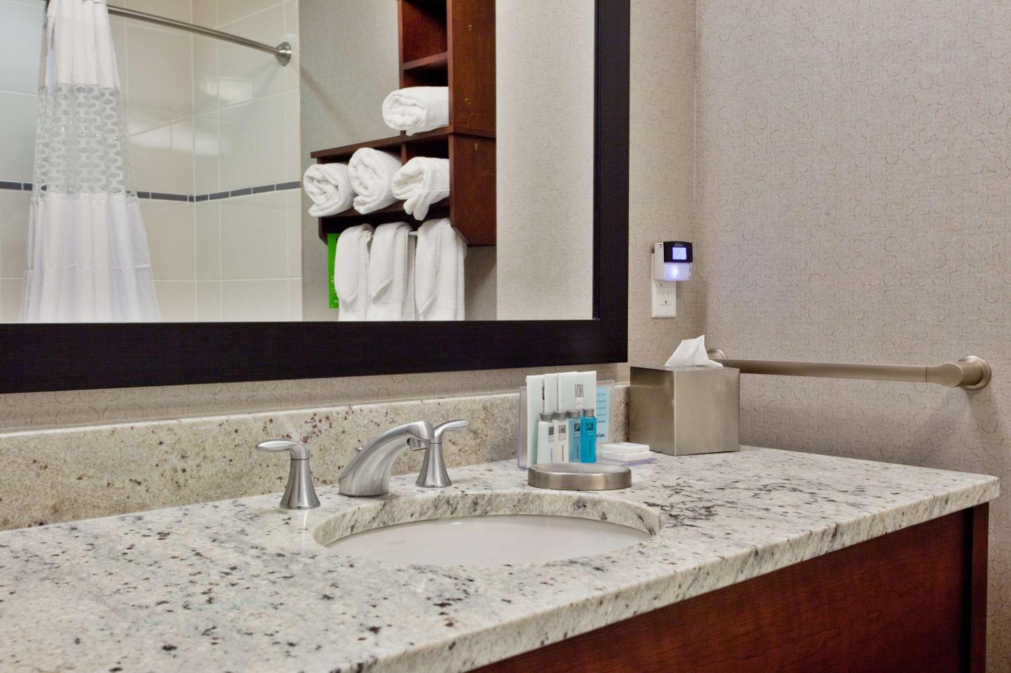 Hampton Inn & Suites Chapel Hill/Carrboro Zewnętrze zdjęcie