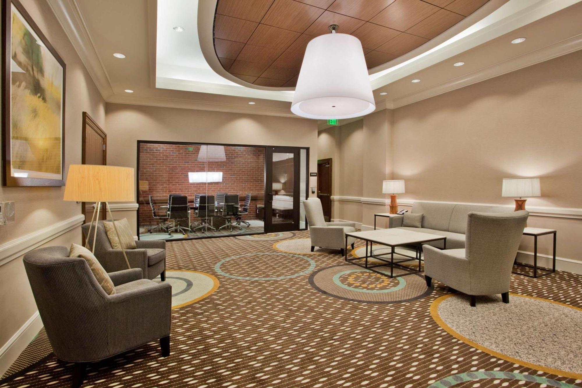 Hampton Inn & Suites Chapel Hill/Carrboro Zewnętrze zdjęcie