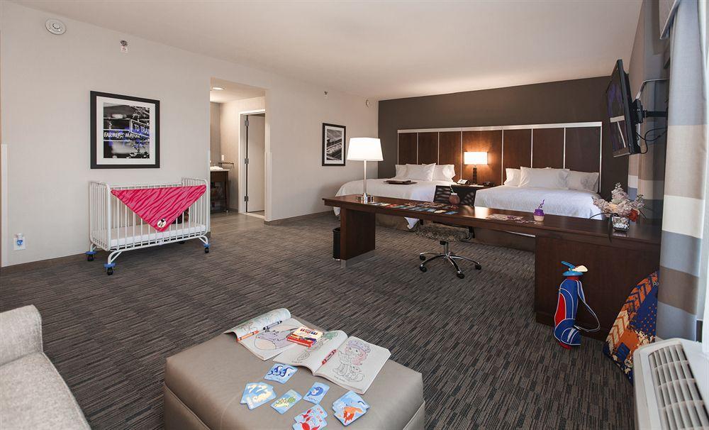 Hampton Inn & Suites Chapel Hill/Carrboro Zewnętrze zdjęcie
