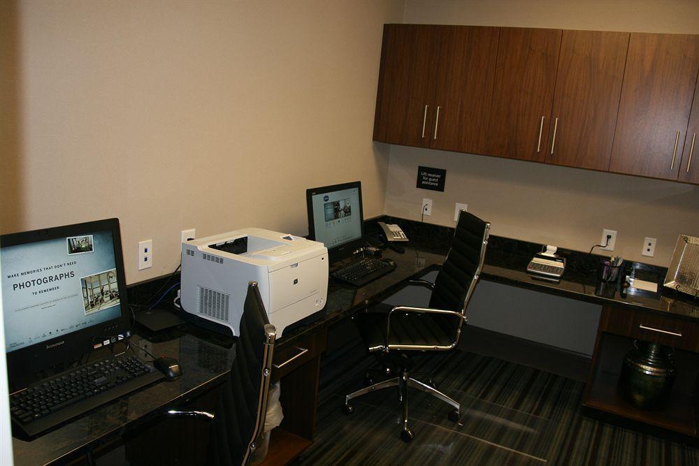 Hampton Inn & Suites Chapel Hill/Carrboro Zewnętrze zdjęcie
