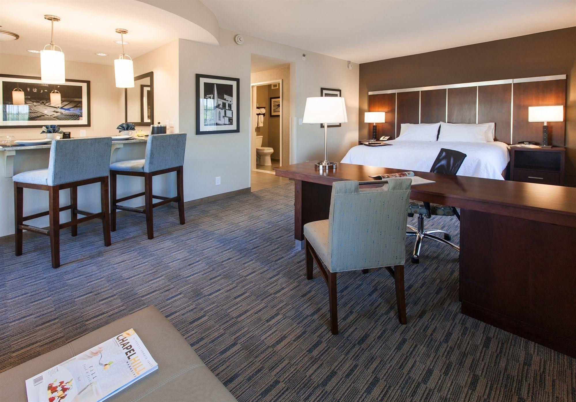 Hampton Inn & Suites Chapel Hill/Carrboro Zewnętrze zdjęcie